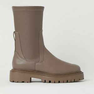 H&M Chelsea boots bloggers favorite taupe 🍁